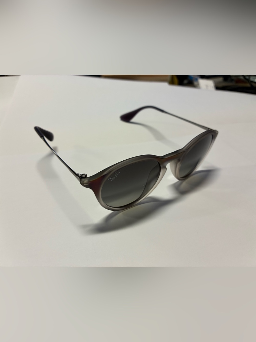 Ray-Ban Round Sunglasses Gray Frames with Dark Lenses - Picture 7 of 16